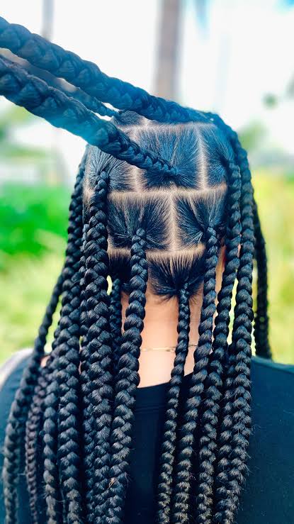 Box braids large size